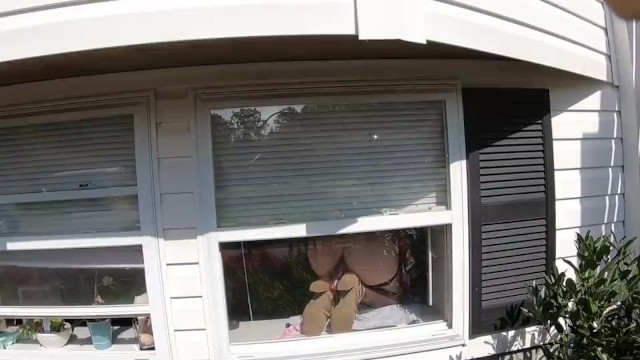 Hot wet milf delivers pleasure with a dildo orgasm from your favorite mailwoman! :)