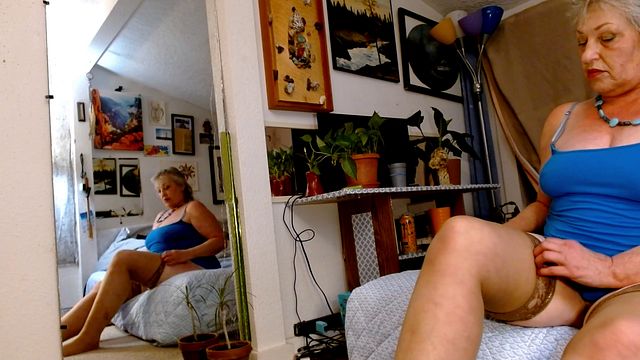 DawnSkye's Playful Hosiery Video Showcasing Pantyhose on My Beautiful Curves