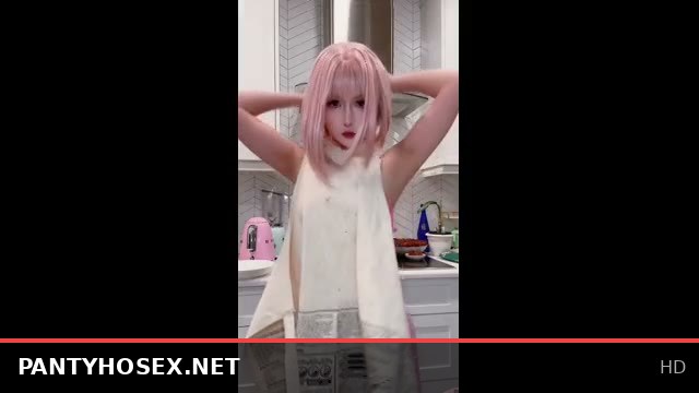 Your Girlfriend Cooks for You in Lingerie on Valentine’s Day